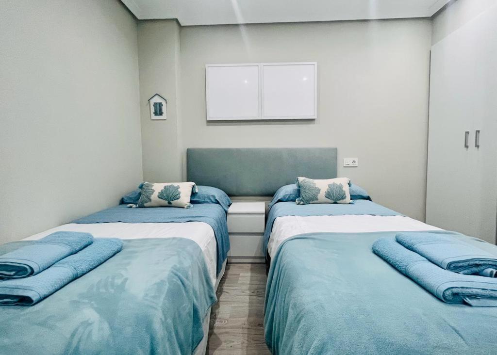 Apartamento adosado con terraza en Playa América, Nigrán Esterno foto