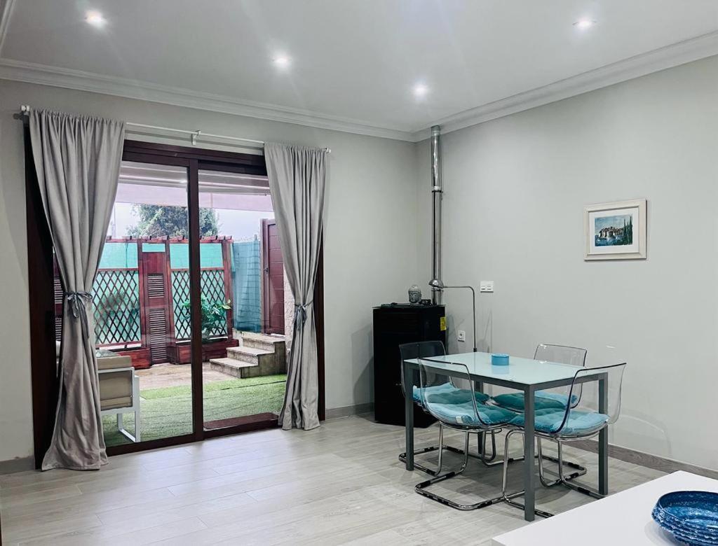 Apartamento adosado con terraza en Playa América, Nigrán Esterno foto
